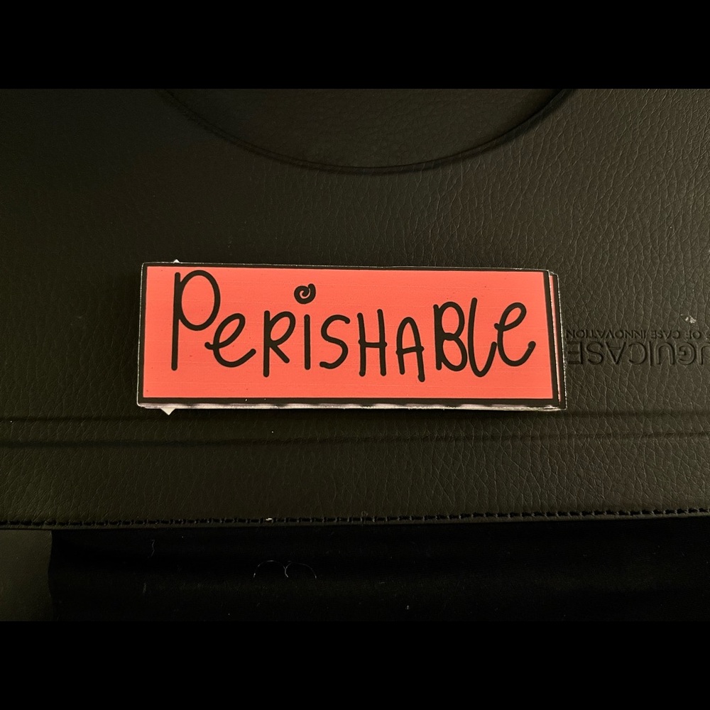 12 Red Perishable Shipping Labels - Picture 2 of 2